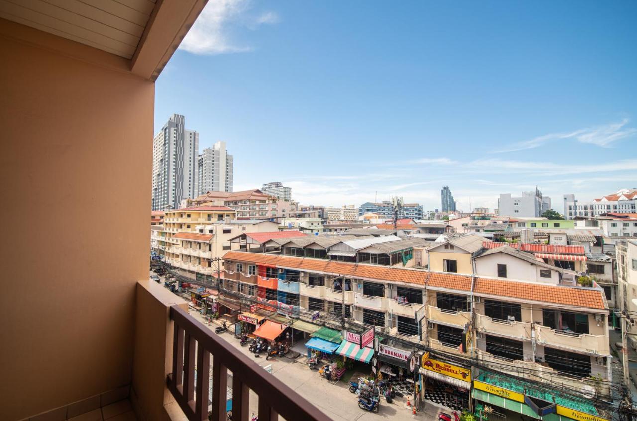 Opey De Place Pattaya Exterior photo