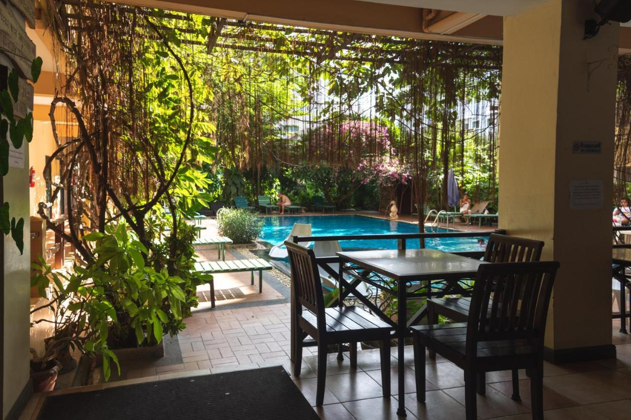 Opey De Place Pattaya Exterior photo