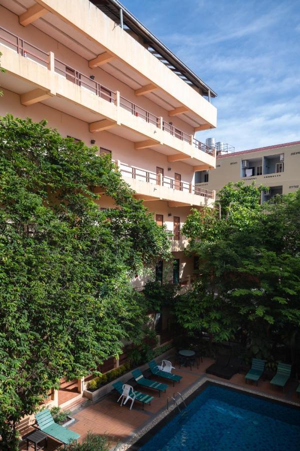 Opey De Place Pattaya Exterior photo