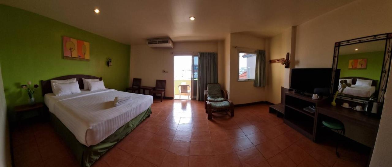 Opey De Place Pattaya Exterior photo