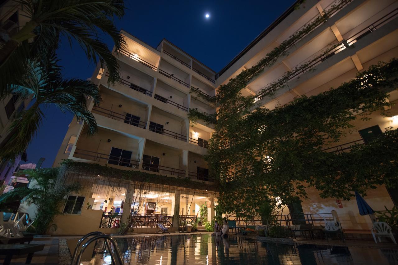 Opey De Place Pattaya Exterior photo
