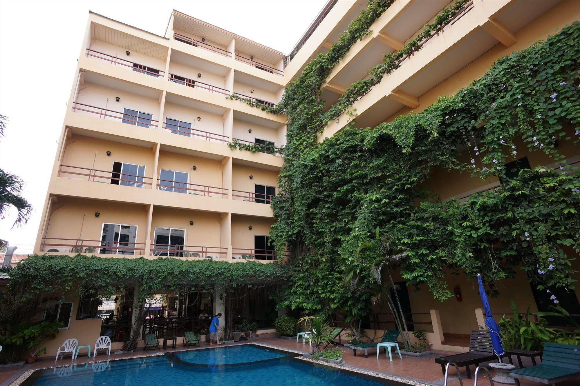 Opey De Place Pattaya Exterior photo