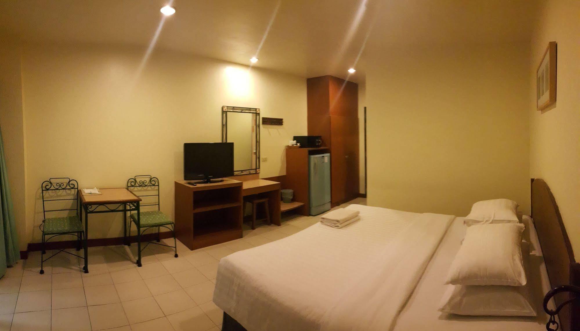 Opey De Place Pattaya Exterior photo