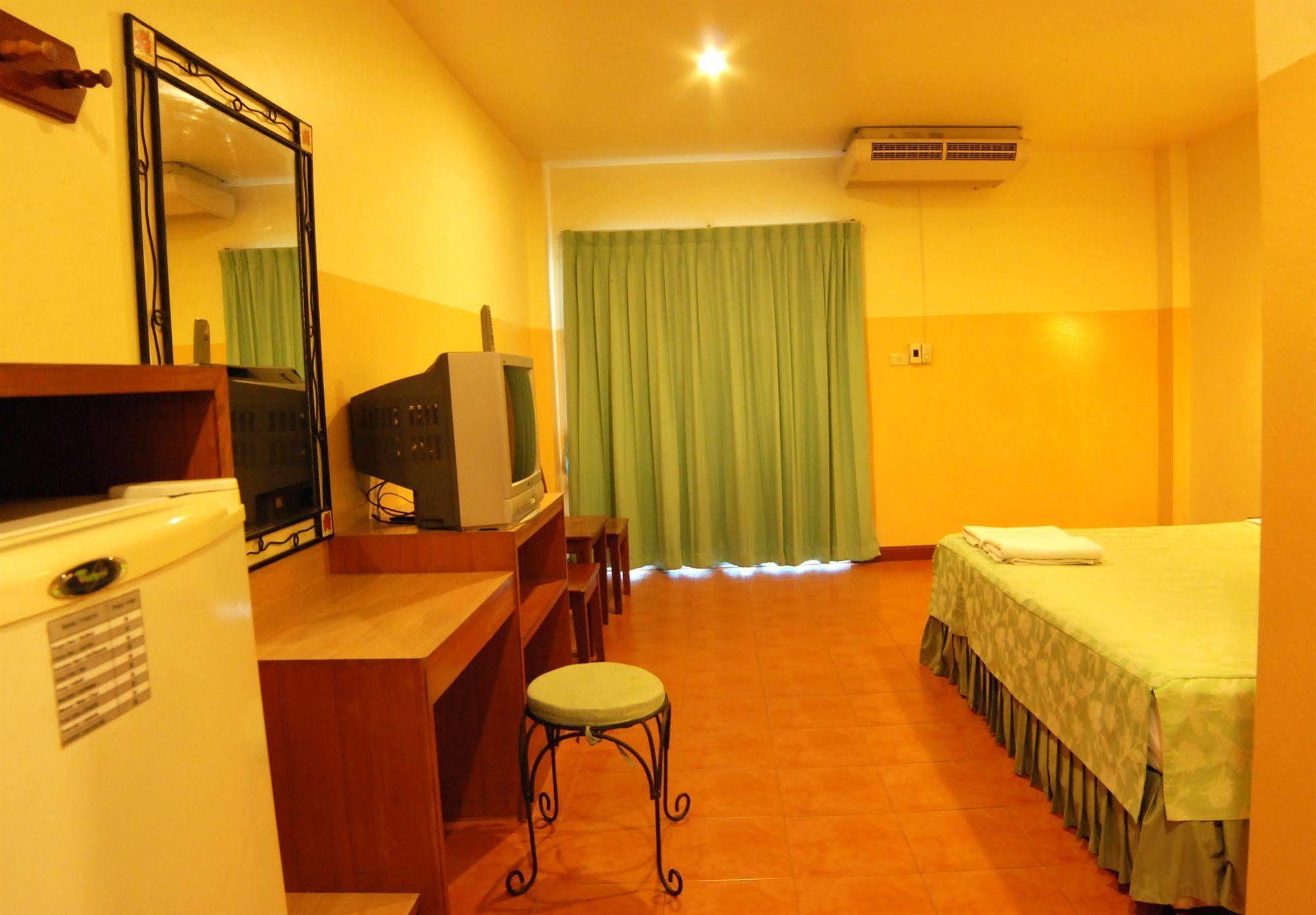 Opey De Place Pattaya Exterior photo