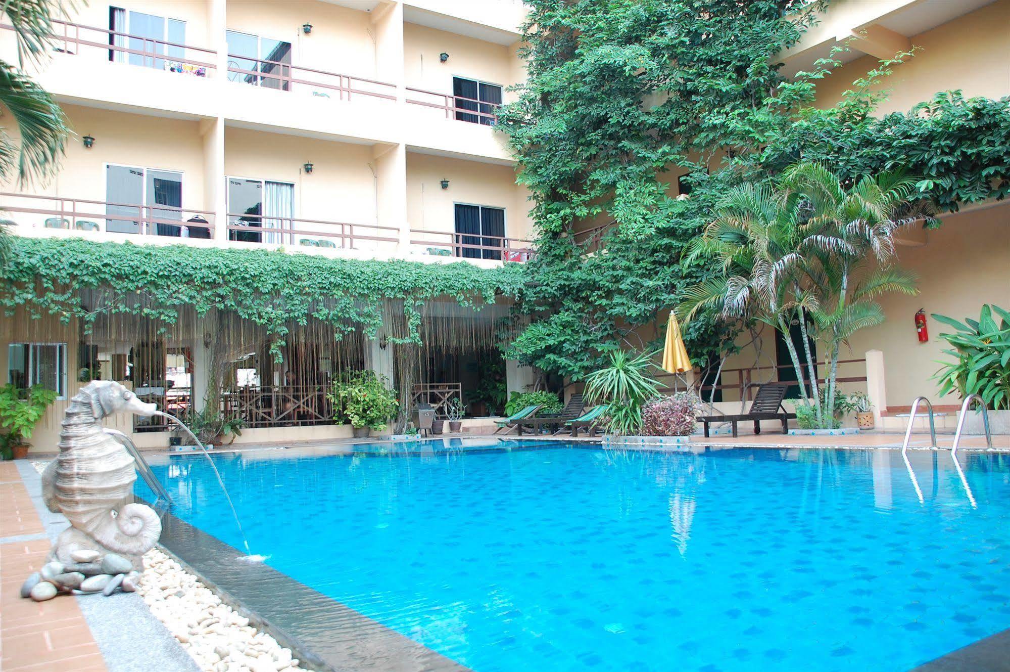 Opey De Place Pattaya Exterior photo