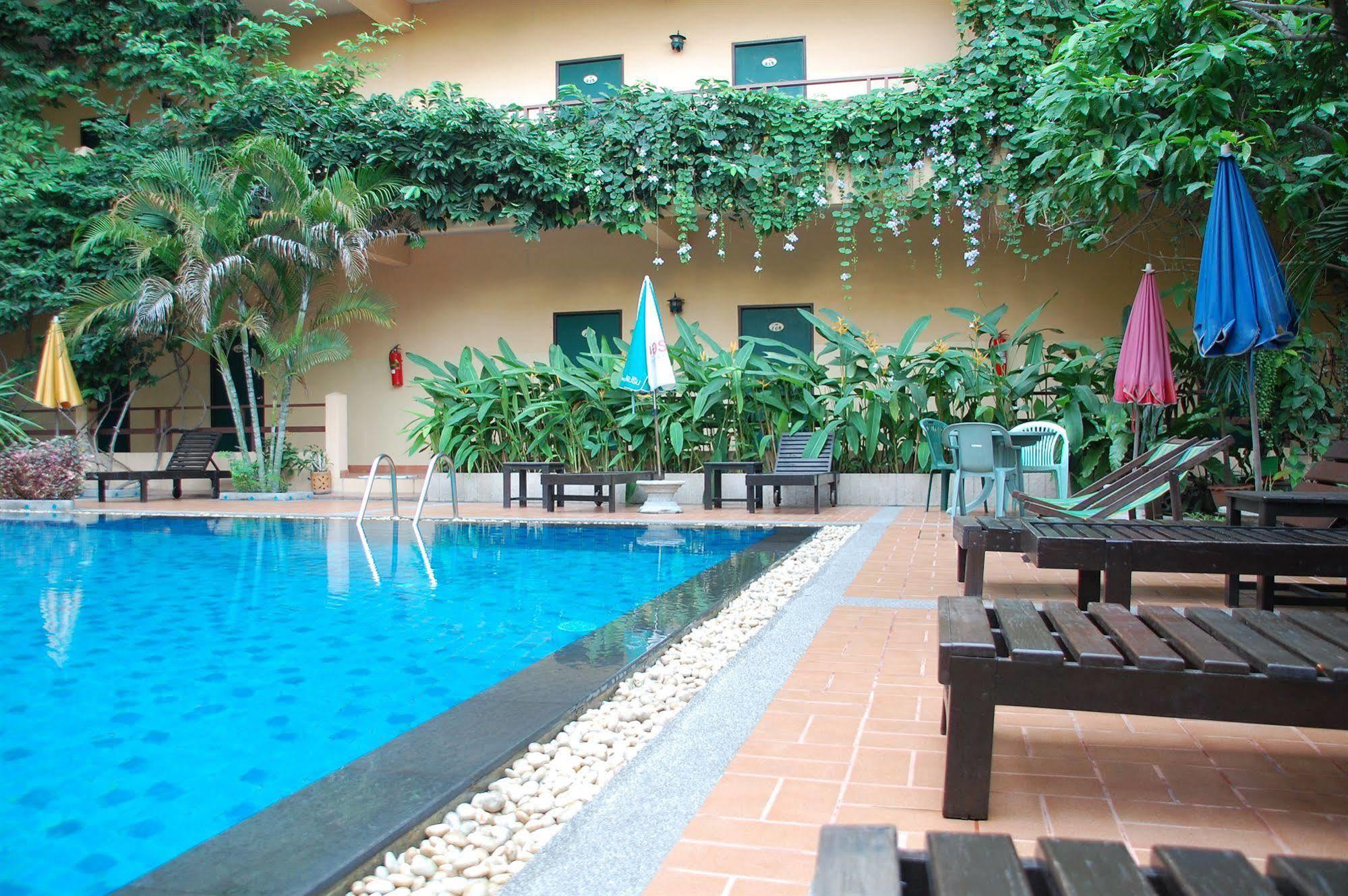Opey De Place Pattaya Exterior photo